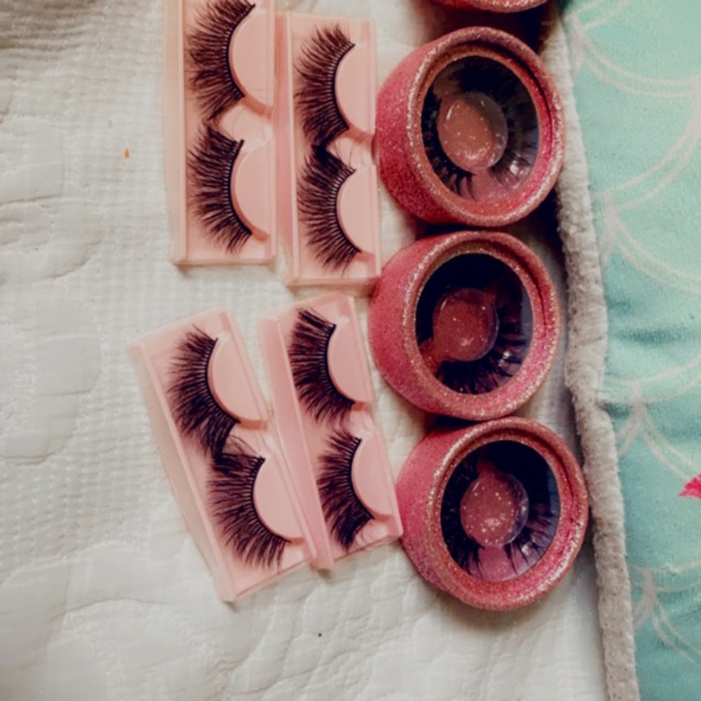 Eyelashes